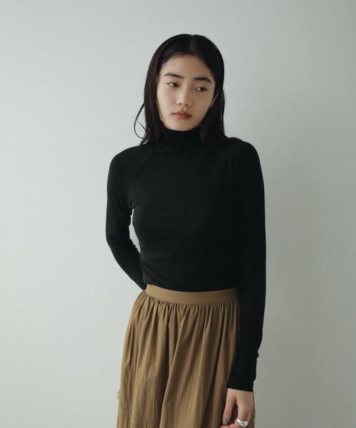 anuke（アンヌーク）の「Soft Raglan Turtle（Tシャツ/カットソー・レディース・チャコールグレー/ブラック/アイボリー・FREE）」の5枚目の写真