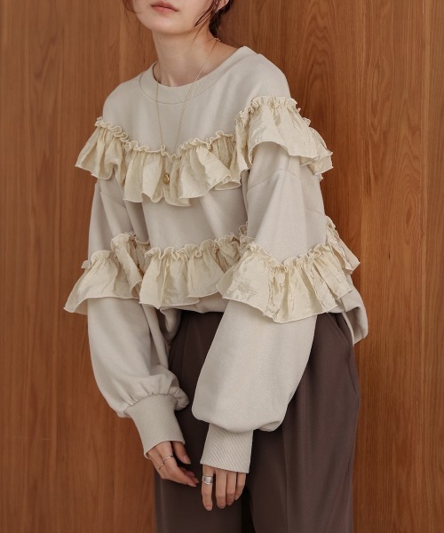 Bab(バブ)の「フリル使い裏毛トップス(Tシャツ/カットソー・レディース・アイボリー/チャコールグレー/ベージュ・FREE)」の11枚目の写真