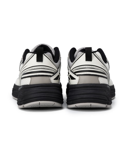 ★送料・関税込★FILA★FILA INTERUN BLACK SILVER★スニーカー ☆送料・関税込☆FILA☆FILA INTERUN BLACK SILVER☆スニーカー