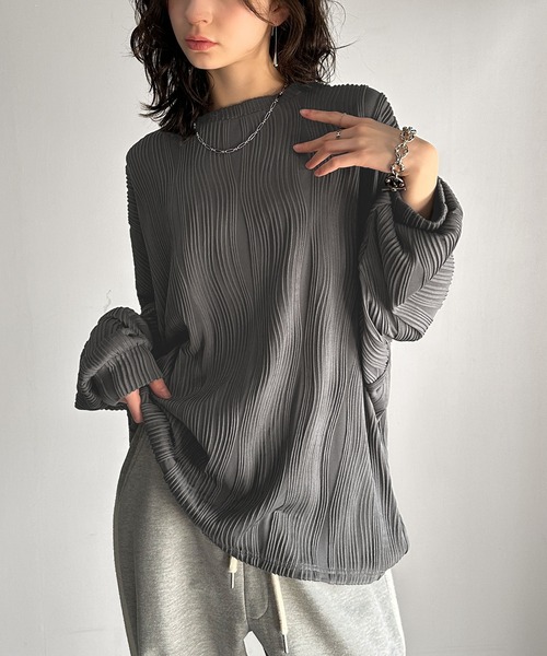 classicalelf（クラシカルエルフ）の「ゆるさとスタイリッシュを両立。オーバーサイズウェーブ柄ジャガード長袖Ｔシャツ（Tシャツ/カットソー・メンズ・ベージュ/チャコール/ブラック/オフホワイト・LARGE/MEDIUM/SMALL/X-LARGE）」の5枚目の写真