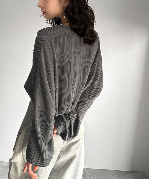 classicalelf（クラシカルエルフ）の「ゆるさとスタイリッシュを両立。オーバーサイズウェーブ柄ジャガード長袖Ｔシャツ（Tシャツ/カットソー・メンズ・ベージュ/チャコール/ブラック/オフホワイト・LARGE/MEDIUM/SMALL/X-LARGE）」の7枚目の写真