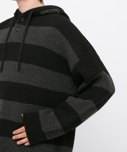 LAND MUSEUM(ランドミュージアム)の「LAND MUSEUM/ボーダーニットフーディー(ニット/セーター・メンズ・グレー/グリーン・FREE)」の8枚目の写真