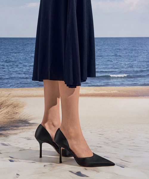 CHARLES & KEITH(チャールズ & キース)の「サテン キャップトゥポインテッドドルセイパンプス(パンプス・レディース・その他3/ブラック系その他2・22.5cm/23cm/23.5cm/24.5cm/25cm/25.5cm)」の2枚目の写真