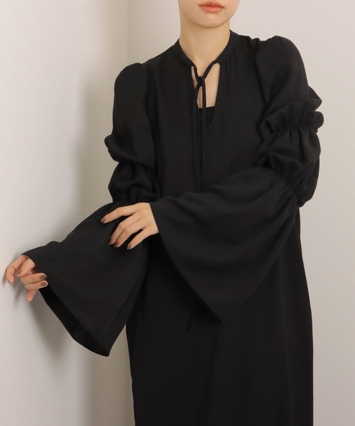 LAULEN(ローレン)の「shirring sleeve long one piece /リボン付き シャーリングスリーブ ロングワンピース(ワンピース・レディース・アイボリー/ブラック・FREE)」の7枚目の写真