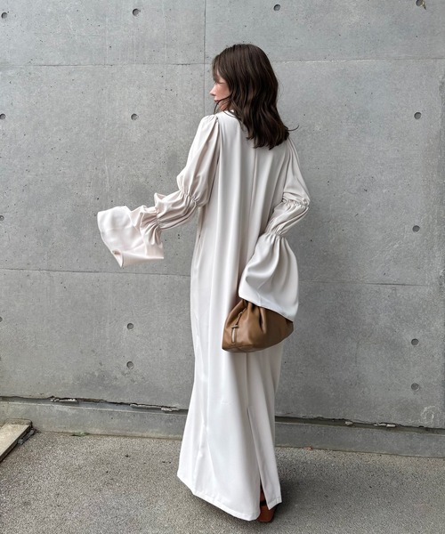 LAULEN(ローレン)の「shirring sleeve long one piece /リボン付き シャーリングスリーブ ロングワンピース(ワンピース・レディース・アイボリー/ブラック・FREE)」の9枚目の写真