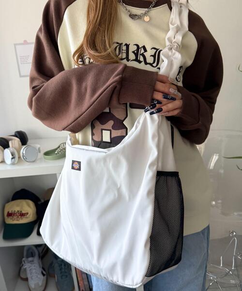 Dickies（ディッキーズ）の「∴WEGO/別注Dickiesドロストショルダー（ショルダーバッグ・レディース・ブラック/ホワイト/ライトグレー・FREE）」の9枚目の写真