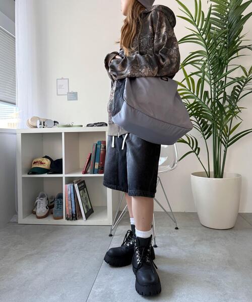 Dickies（ディッキーズ）の「∴WEGO/別注Dickiesドロストショルダー（ショルダーバッグ・レディース・ブラック/ホワイト/ライトグレー・FREE）」の19枚目の写真