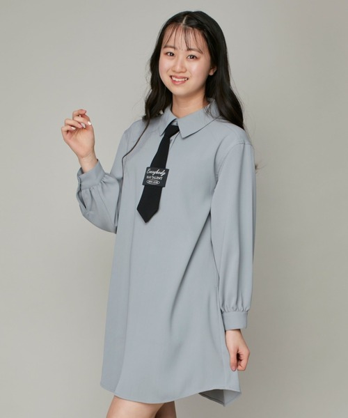 JENNI love(ジェニィラブ)の「ネクタイ付きシャツワンピ(ワンピース・キッズ・アイボリー/グレー/ピンク・130cm/140cm/150cm/160cm)」の3枚目の写真