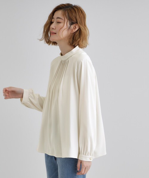 grove（グローブ）の「【マシンウォッシュ／防シワ】プリーツネックブラウス（シャツ/ブラウス・レディース・ネイビー/オフホワイト/サックスブルー・01/02/03/04/05）」の4枚目の写真