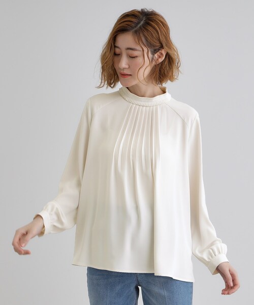 grove（グローブ）の「【マシンウォッシュ／防シワ】プリーツネックブラウス（シャツ/ブラウス・レディース・ネイビー/オフホワイト/サックスブルー・01/02/03/04/05）」の5枚目の写真