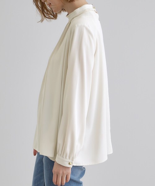 grove（グローブ）の「【マシンウォッシュ／防シワ】プリーツネックブラウス（シャツ/ブラウス・レディース・ネイビー/オフホワイト/サックスブルー・01/02/03/04/05）」の17枚目の写真