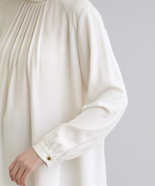 grove（グローブ）の「【マシンウォッシュ／防シワ】プリーツネックブラウス（シャツ/ブラウス・レディース・ネイビー/オフホワイト/サックスブルー・01/02/03/04/05）」の21枚目の写真