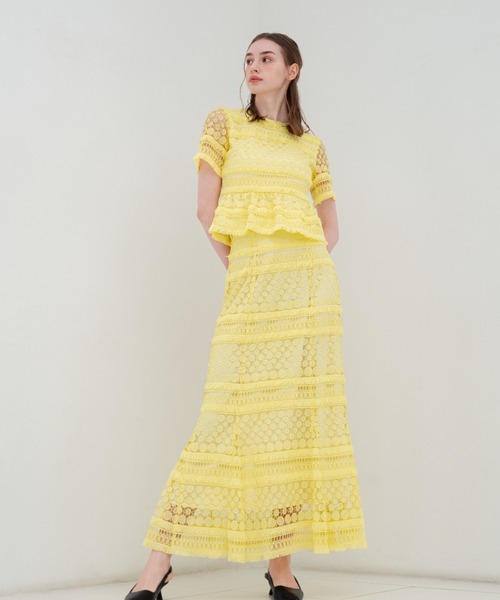 SELFIST(セルフィスト)の「【VOCE掲載】【セットアップ対応】ケミカルレースペプラムブラウス 半袖 夏服 オケージョン(シャツ/ブラウス・レディース・イエロー/チャコールグレー/オフホワイト・フリー)」の4枚目の写真