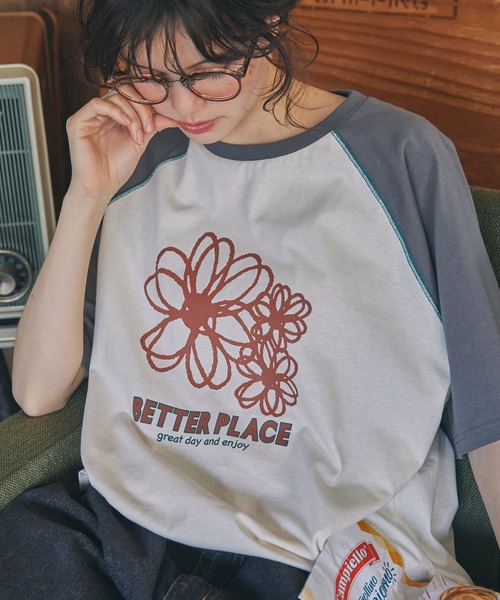 tシャツ メッセージプリント半袖Tシャツ レディース セール】配色ステッチ×フラワー/メッセージ プリント ラグラン
