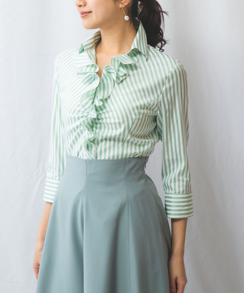 NARACAMICIE（ナラカミーチェ）の「【NARACAMICIE】ストレッチストライプフリル七分袖シャツ（シャツ/ブラウス・レディース・グリーン/ピンク/ブルー/サーモンピンク・L/M/S/XL）」の5枚目の写真