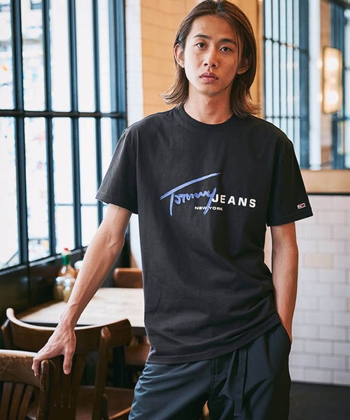 tommy jeans(トミー ジーンズ)の「レギュラーシグネチャーロゴTシャツ(Tシャツ/カットソー・メンズ・ブラック/ブルー/ホワイト・LARGE/X-LARGE/MEDIUM/SMALL)」の2枚目の写真