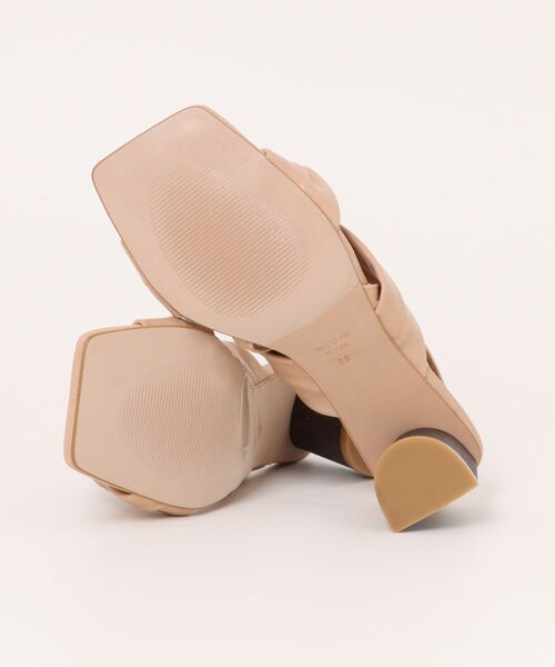 ANGEL ALARCON（アンヘルアラルコン）の「【ANGEL ALARCON】スクエアトウクロスベルトサンダル(D52003)（サンダル・レディース・ベージュ/ブラック/シルバー・35/38/37/36/39）」の5枚目の写真