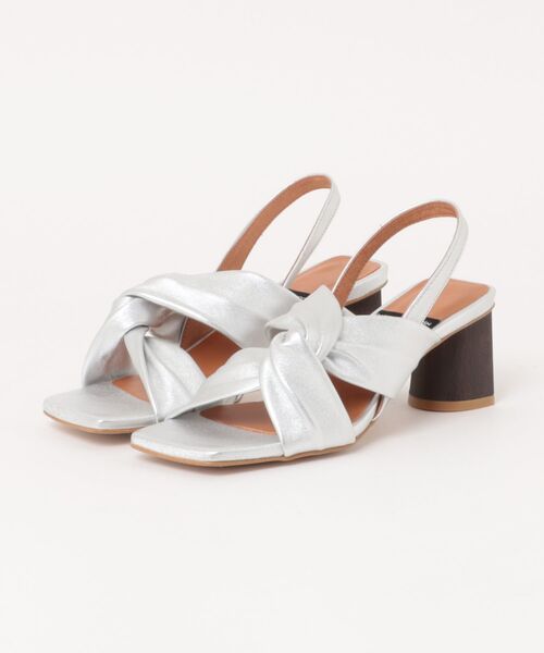 ANGEL ALARCON（アンヘルアラルコン）の「【ANGEL ALARCON】スクエアトウクロスベルトサンダル(D52003)（サンダル・レディース・ベージュ/ブラック/シルバー・35/38/37/36/39）」の7枚目の写真