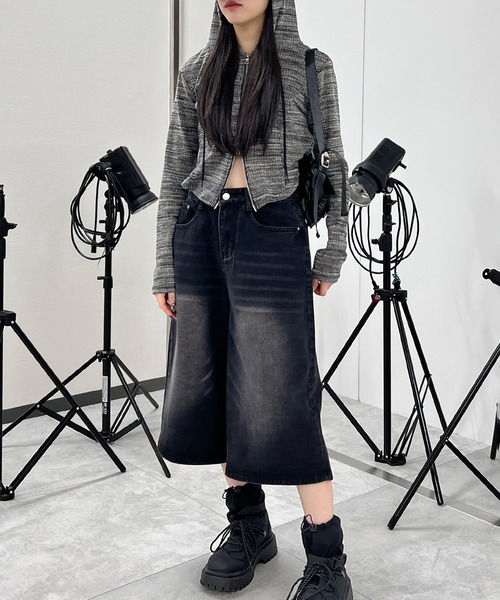 Figments(フィグメンツ)の「ワイドデニムハーフパンツ(デニムパンツ・レディース・ブラック/ブルー系その他・SMALL/MEDIUM)」の8枚目の写真