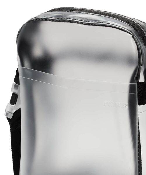 NIKE（ナイキ）の「ナイキ ヘリテージ クリスタル クロスボディバッグ (4L) / Nike Crystal Heritage Crossbody Bag (4L) HV8924-908 Clear（ボディバッグ/ウエストポーチ・レディース・クリア・ONE SIZE）」の4枚目の写真