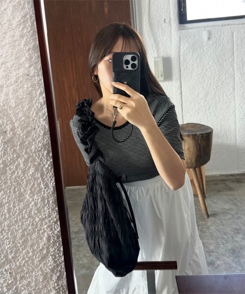 KOBE LETTUCE（コウベレタス）の「[ yuiさんコラボ ] シャーリングバッグ（トートバッグ・レディース・アイボリー/ベージュ/グリーン/ブラック・F）」の6枚目の写真