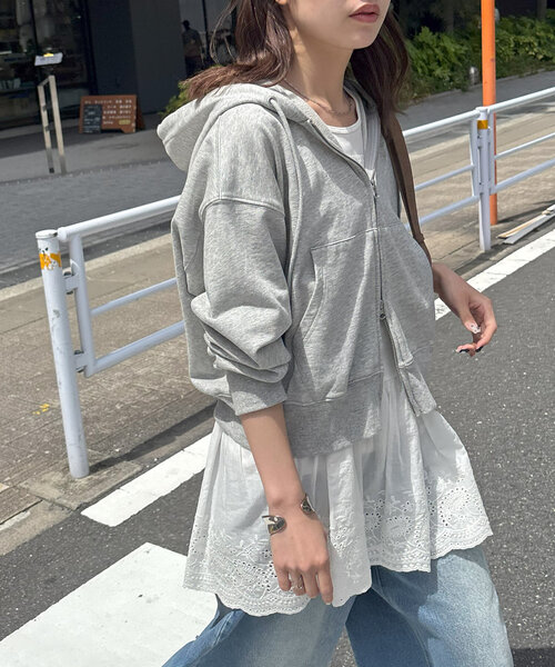 DISCOAT（ディスコート）の「刺繍ロゴショート丈ジップパーカー（パーカー・レディース・ネイビー/ライトグレー/アイボリー・FREE）」の6枚目の写真