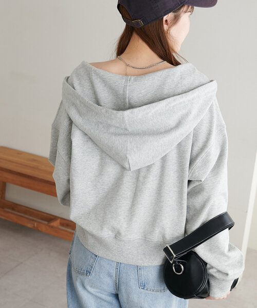 DISCOAT（ディスコート）の「刺繍ロゴショート丈ジップパーカー（パーカー・レディース・ネイビー/ライトグレー/アイボリー・FREE）」の12枚目の写真