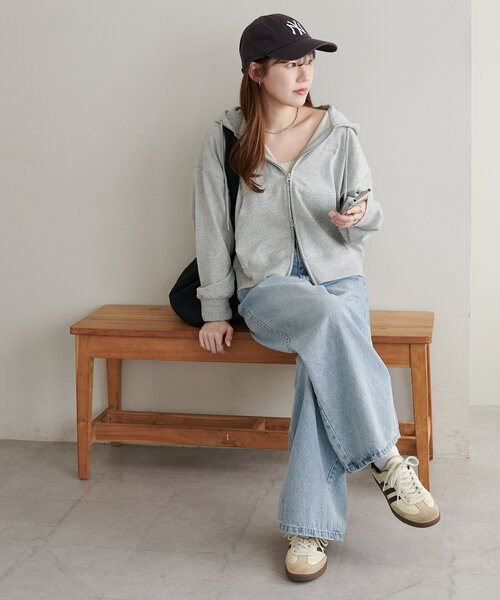 DISCOAT（ディスコート）の「刺繍ロゴショート丈ジップパーカー（パーカー・レディース・ネイビー/ライトグレー/アイボリー・FREE）」の16枚目の写真