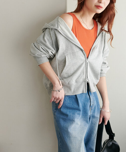 DISCOAT（ディスコート）の「刺繍ロゴショート丈ジップパーカー（パーカー・レディース・ネイビー/ライトグレー/アイボリー・FREE）」の18枚目の写真