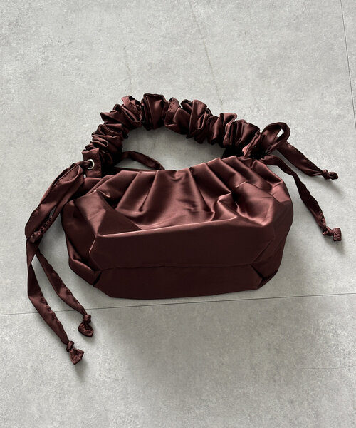 Thevon（ゼボン）の「タックサテンバッグ（トートバッグ・レディース・アイボリー/ブラウン/イエロー・FREE）」の9枚目の写真