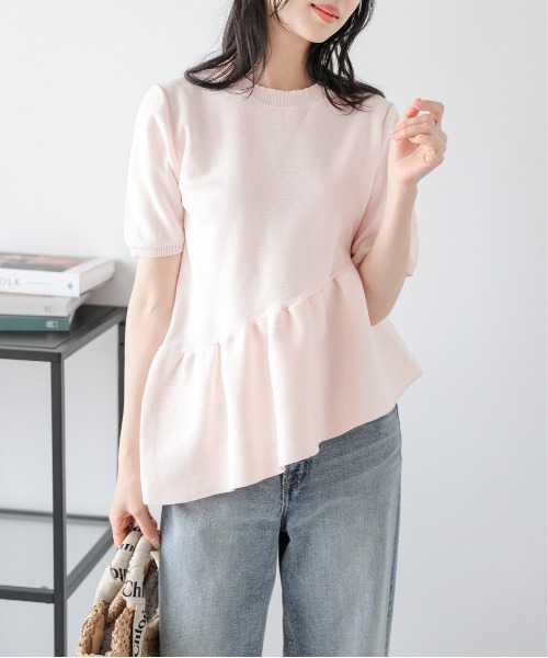 La-gemme(ラジェム)の「アシンメトリーペプラムニットトップス(ニット/セーター・レディース・ブラック/ピンク/ベージュ/イエロー/ホワイト・フリー)」の5枚目の写真
