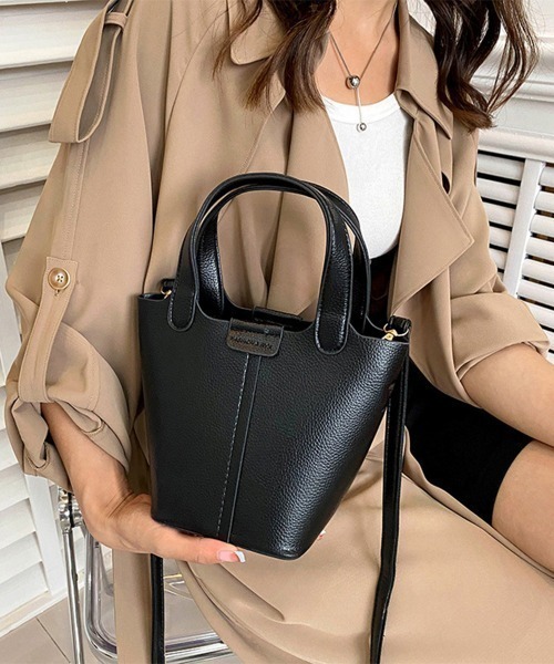 NANEA（ナネア）の「ポーチ付きバケツ型合成皮革ショルダー/ハンドバッグ（ショルダーバッグ・レディース・ブラック/グリーン/ライム/ピンク/ホワイト・フリー）」の12枚目の写真