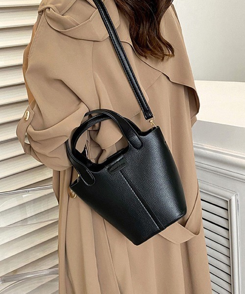 NANEA（ナネア）の「ポーチ付きバケツ型合成皮革ショルダー/ハンドバッグ（ショルダーバッグ・レディース・ブラック/グリーン/ライム/ピンク/ホワイト・フリー）」の11枚目の写真