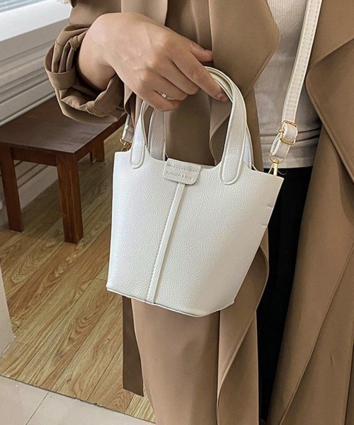 NANEA（ナネア）の「ポーチ付きバケツ型合成皮革ショルダー/ハンドバッグ（ショルダーバッグ・レディース・ブラック/グリーン/ライム/ピンク/ホワイト・フリー）」の7枚目の写真