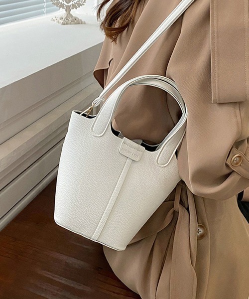 NANEA（ナネア）の「ポーチ付きバケツ型合成皮革ショルダー/ハンドバッグ（ショルダーバッグ・レディース・ブラック/グリーン/ライム/ピンク/ホワイト・フリー）」の6枚目の写真