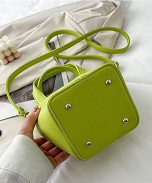 NANEA（ナネア）の「ポーチ付きバケツ型合成皮革ショルダー/ハンドバッグ（ショルダーバッグ・レディース・ブラック/グリーン/ライム/ピンク/ホワイト・フリー）」の22枚目の写真