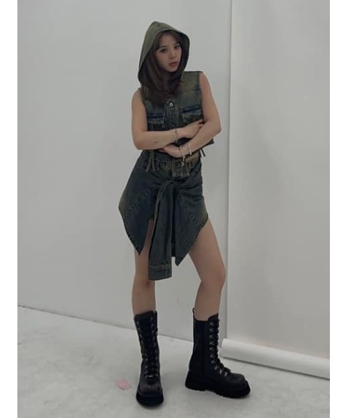 LAGUA GEM(ラグアジェム)の「POCKET HOODIE デニムベスト(ベスト・レディース・ブルー/ブラック・FREE)」の6枚目の写真