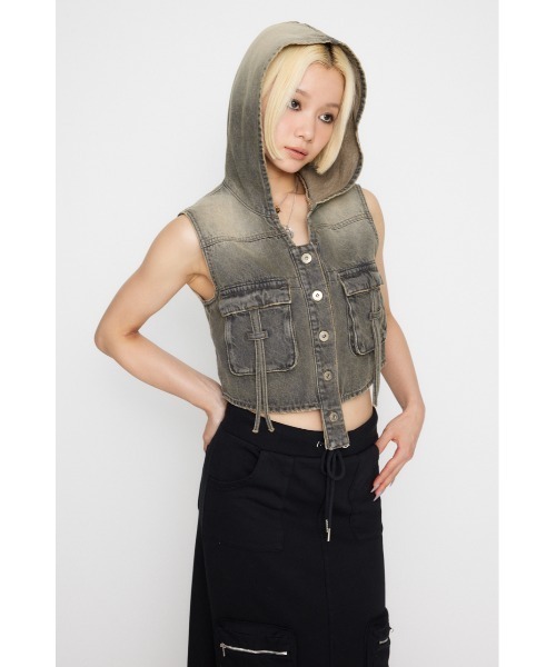 LAGUA GEM(ラグアジェム)の「POCKET HOODIE デニムベスト(ベスト・レディース・ブルー/ブラック・FREE)」の9枚目の写真