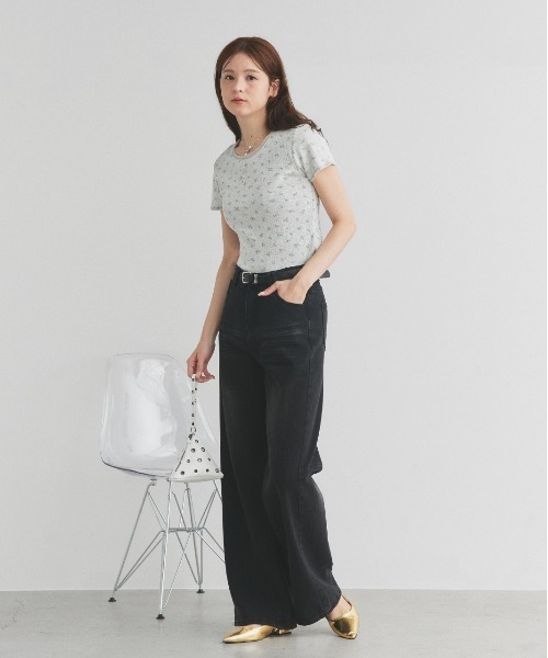 ad thie(アドティエ)の「小花柄 針抜き コンパクトトップス(Tシャツ/カットソー・レディース・オートミール/ネイビー/オフホワイト・FREE)」の13枚目の写真