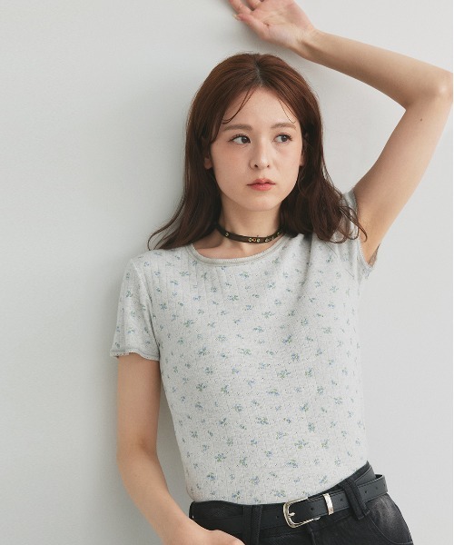 ad thie(アドティエ)の「小花柄 針抜き コンパクトトップス(Tシャツ/カットソー・レディース・オートミール/ネイビー/オフホワイト・FREE)」の17枚目の写真
