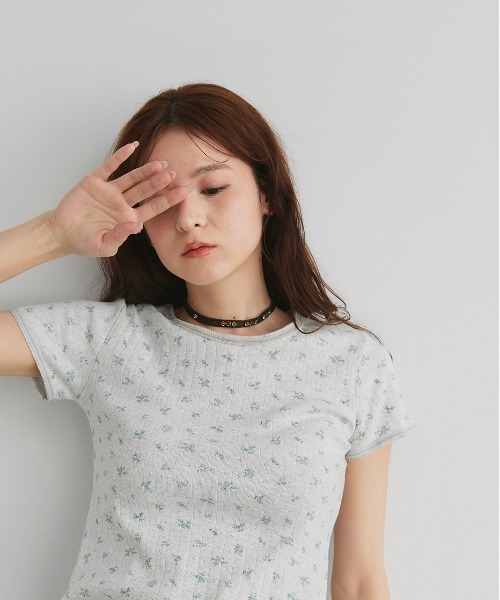 ad thie(アドティエ)の「小花柄 針抜き コンパクトトップス(Tシャツ/カットソー・レディース・オートミール/ネイビー/オフホワイト・FREE)」の18枚目の写真