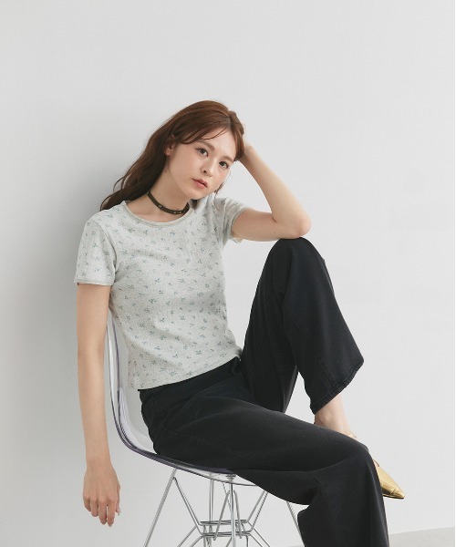 ad thie(アドティエ)の「小花柄 針抜き コンパクトトップス(Tシャツ/カットソー・レディース・オートミール/ネイビー/オフホワイト・FREE)」の20枚目の写真