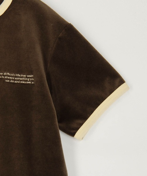 NICOLE CLUB（ニコル　クラブ）の「ベロア刺繍Tシャツ（Tシャツ/カットソー・レディース・ベージュ/オフホワイト/ブラウン・FREE）」の9枚目の写真