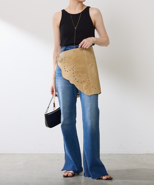 COLLAGE GALLARDAGALANTE（コラージュガリャルダガランテ）の「Q.anos/パンチングレザー（ベルト・レディース・ベージュ・FREE）」の2枚目の写真