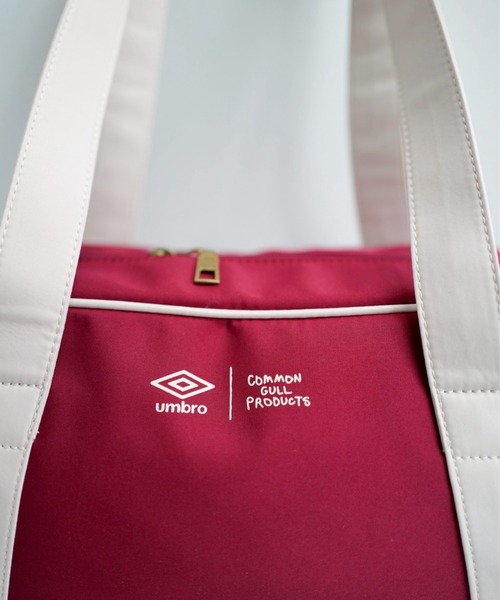 common gull products.(コモンガルプロダクツ)の「umbro×common gull products.かまぼこバッグ(ボストンバッグ・レディース・レッド系/ネイビー系・フリー)」の9枚目の写真