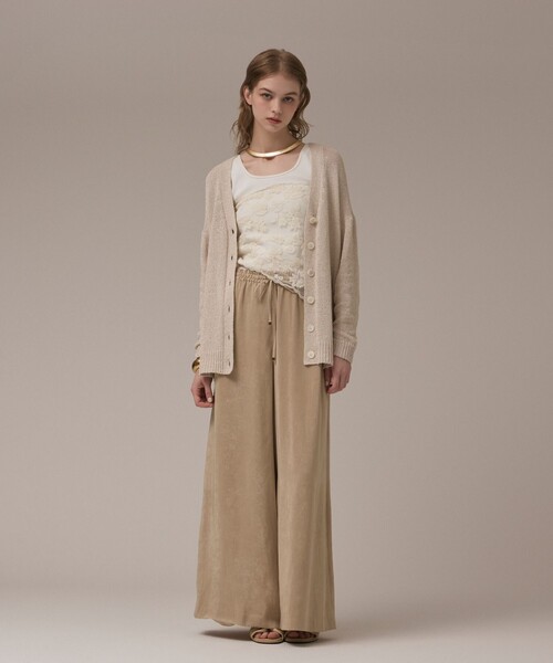 GRACE CONTINENTAL(グレースコンチネンタル)の「ラメルーズニットカーディガン(カーディガン/ボレロ・レディース・ベージュ/キナリ/ブラウン・36)」の18枚目の写真