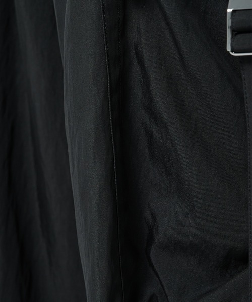 UJOH（ウジョー）の「別注 Bush Pocket Cargo Shorts（その他パンツ・メンズ・ブラック/ベージュ・4/5）」の4枚目の写真