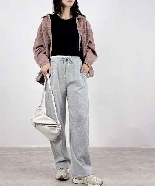 CLOTHY(クロシィ)の「【この色味、ただ者じゃない。】ウォッシュ加工Gジャン(デニムジャケット・レディース・ベージュ/ピンク/ブルー・MEDIUM)」の9枚目の写真