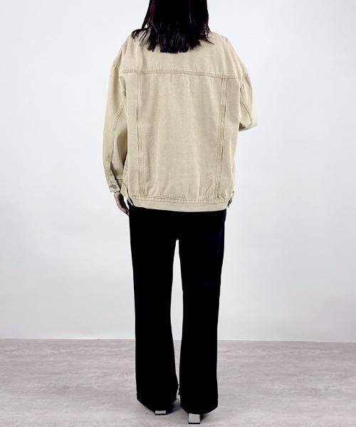CLOTHY(クロシィ)の「【この色味、ただ者じゃない。】ウォッシュ加工Gジャン(デニムジャケット・レディース・ベージュ/ピンク/ブルー・MEDIUM)」の16枚目の写真