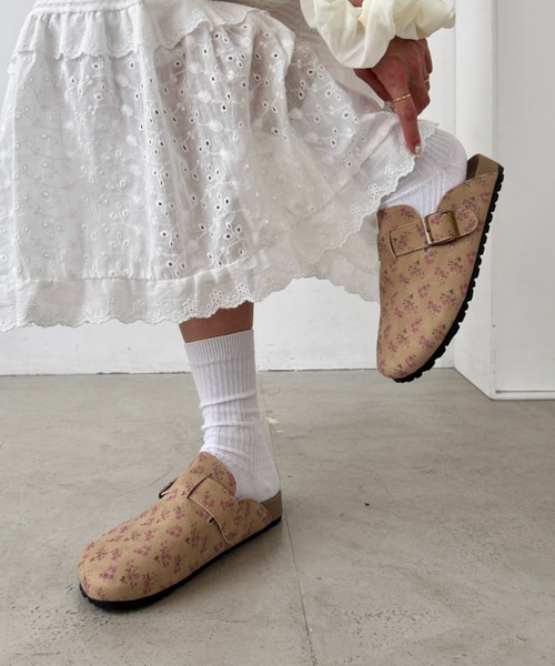 SOLLON.（ソルロン）の「小花柄クロッグシューズ（スリッポン・レディース・アイボリー/ベージュ・23.5cm/24.5cm）」の10枚目の写真